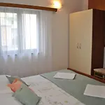 Πανσιόν Dalmadino
